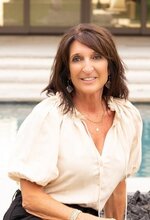 Shelly Leonhard